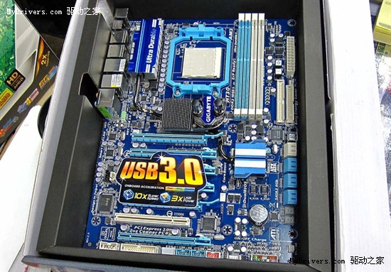 PCI-E x16δ890FX